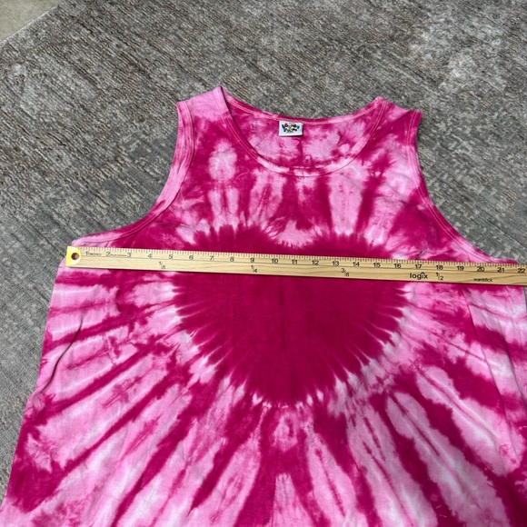 Looney Tunes Vintage Pink Tie-Dye Heart Sleeveless Tank Top - Picture 6 of 7